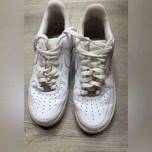 Classic White Men's Sneakers